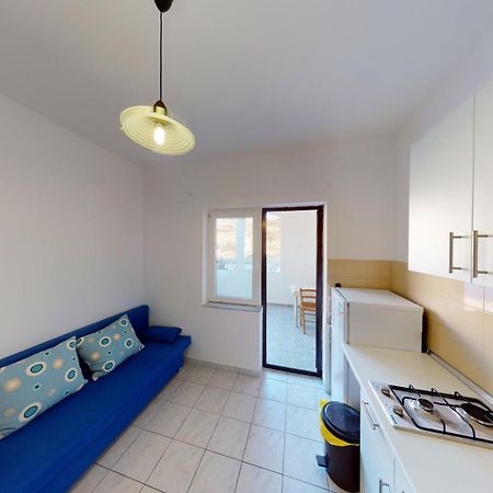 Apartments Riva Метайна Экстерьер фото