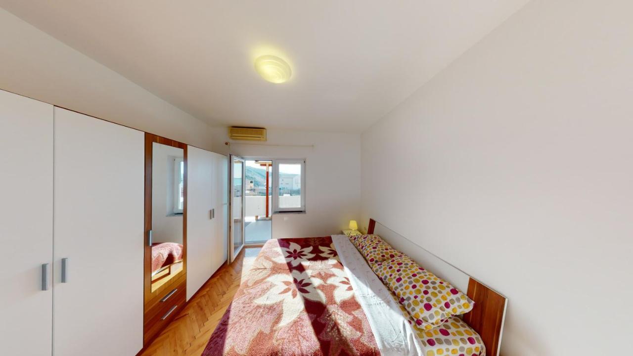Apartments Riva Метайна Экстерьер фото