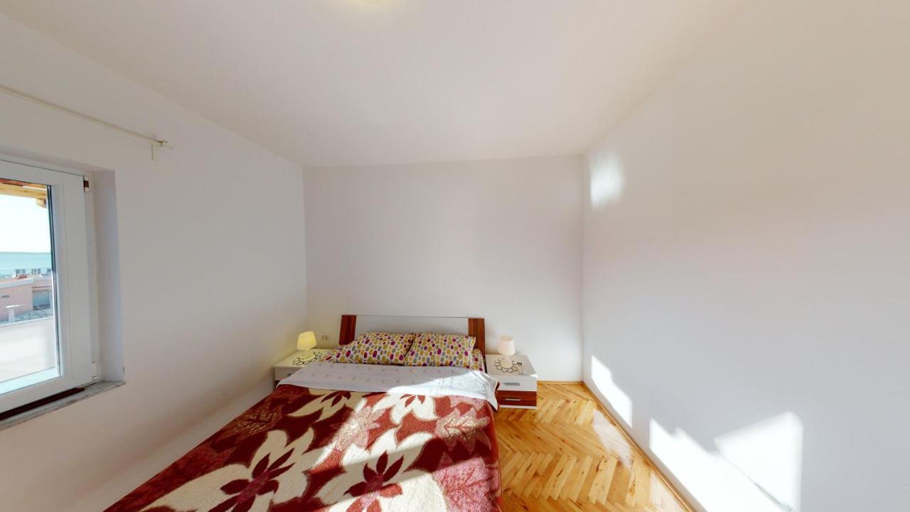 Apartments Riva Метайна Экстерьер фото