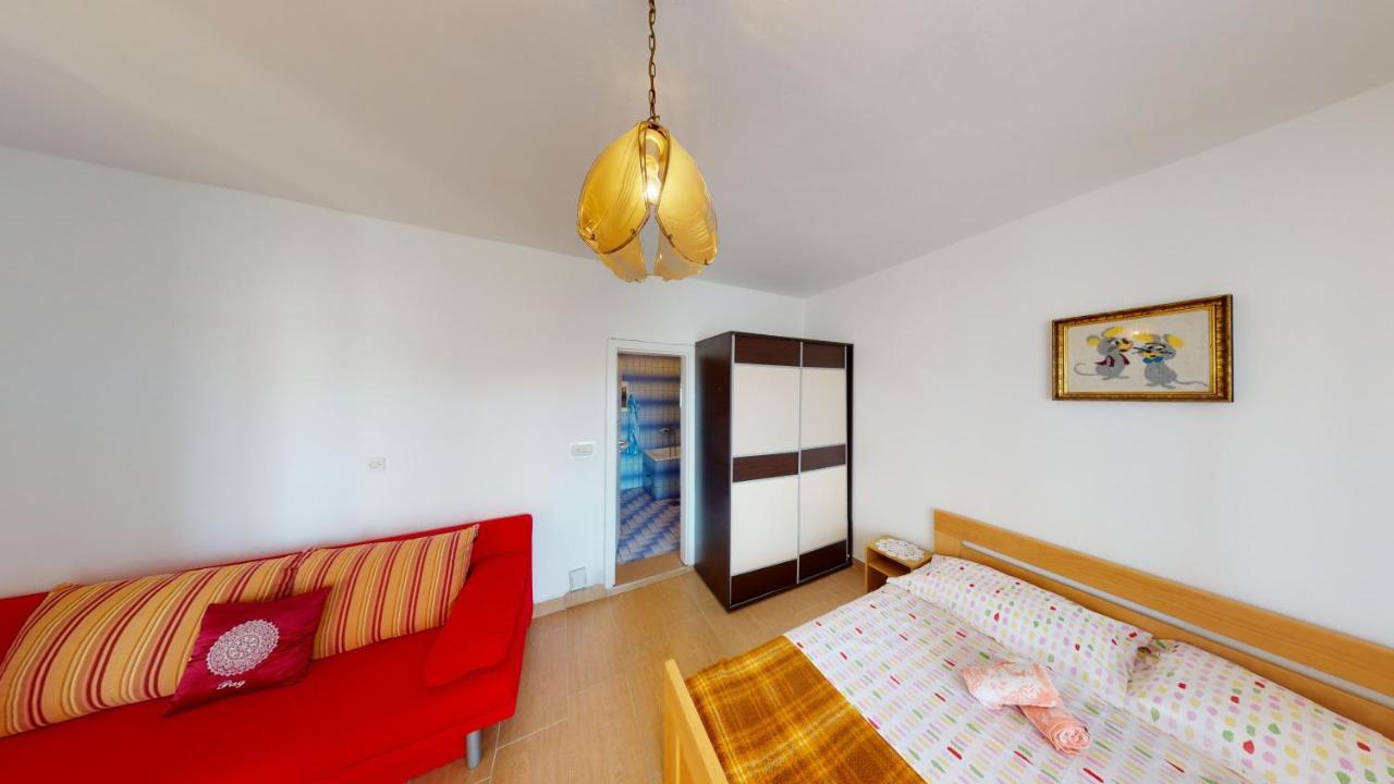 Apartments Riva Метайна Экстерьер фото