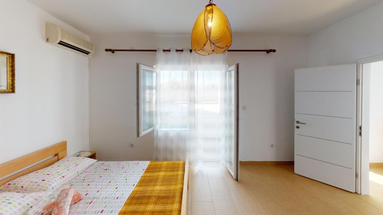 Apartments Riva Метайна Экстерьер фото