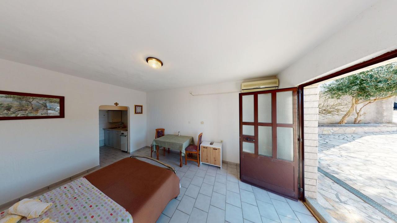Apartments Riva Метайна Экстерьер фото