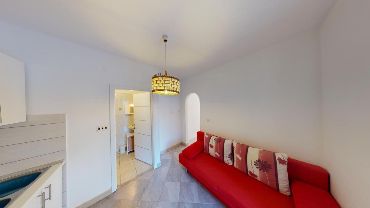 Apartments Riva Метайна Экстерьер фото