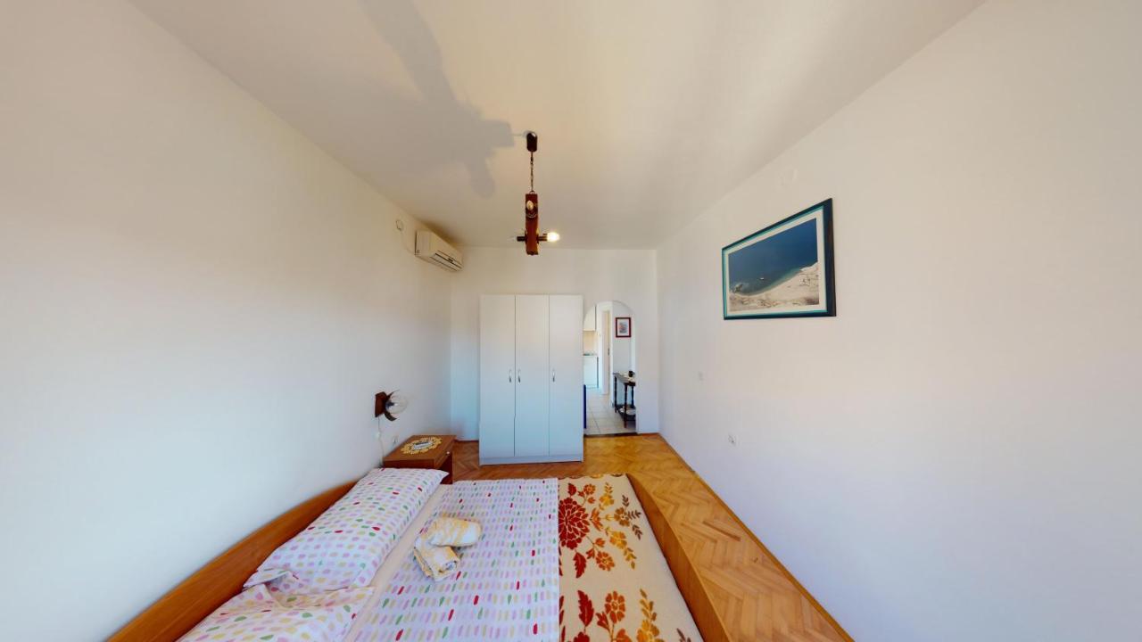 Apartments Riva Метайна Экстерьер фото