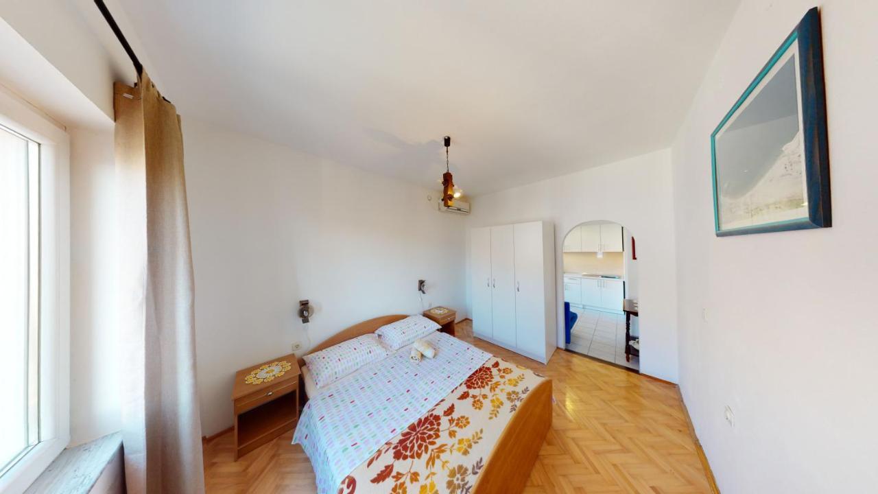 Apartments Riva Метайна Экстерьер фото