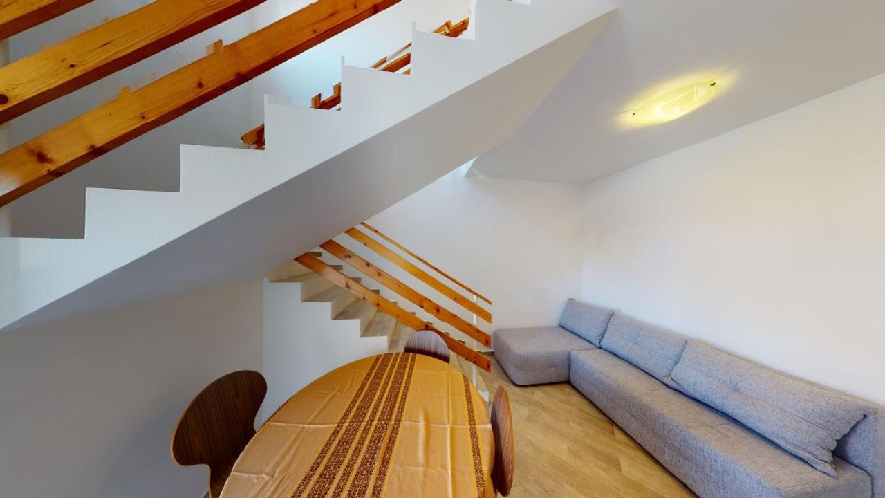 Apartments Riva Метайна Экстерьер фото